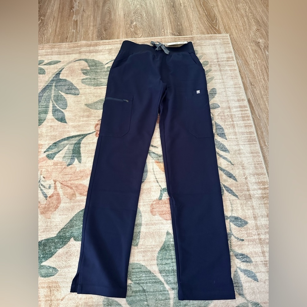 Figs Yola Skinny Scrub Pants - Picture 2 of 8
